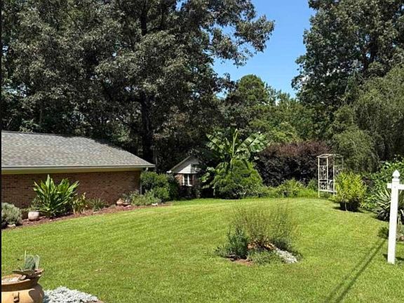 3rd image of 223 Covington Rd