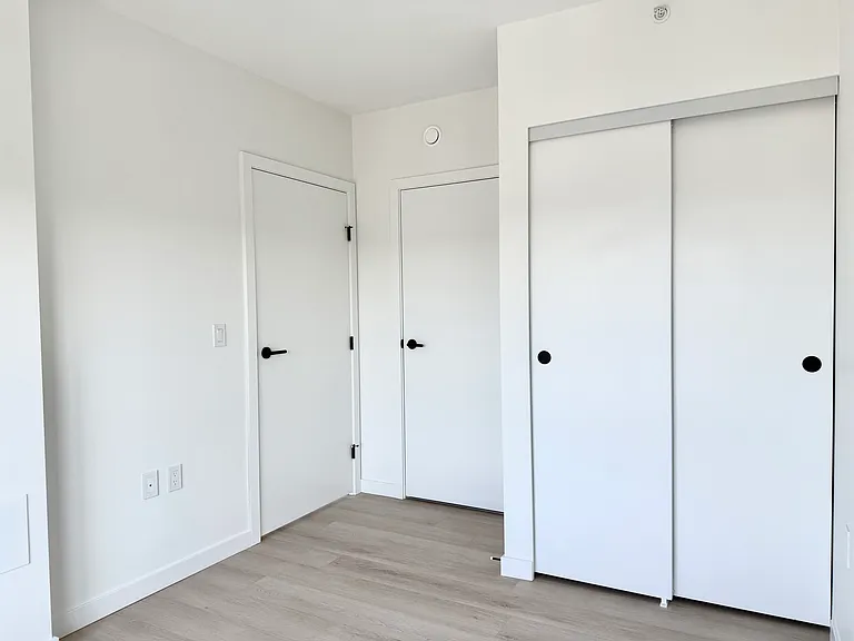 2488 Granville St — Photo 122