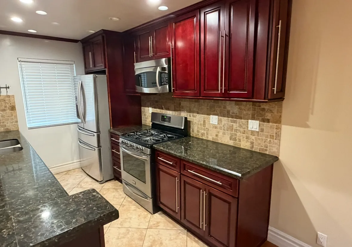 2 bed, 1125 sqft, $3,300 — Photo 3