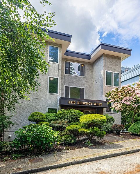 2nd image of 2219 13th Avenue W #5