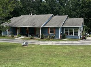 5565 Hog Mountain Rd, Flowery Branch, GA 30542