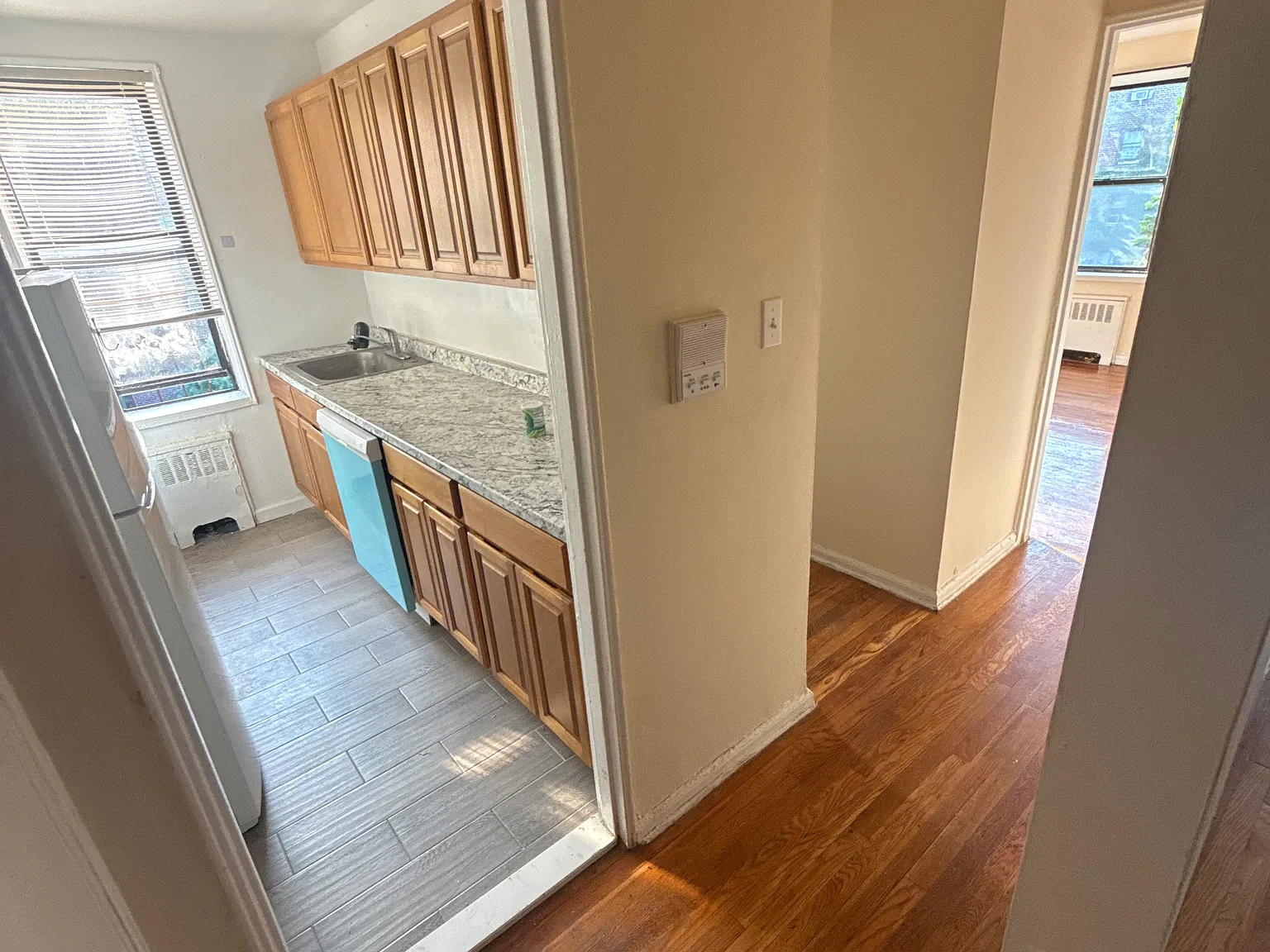 84th Dr, Briarwood — Photo 2
