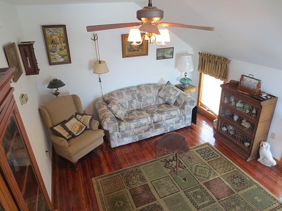 5th image of 164 Hubbard Ave