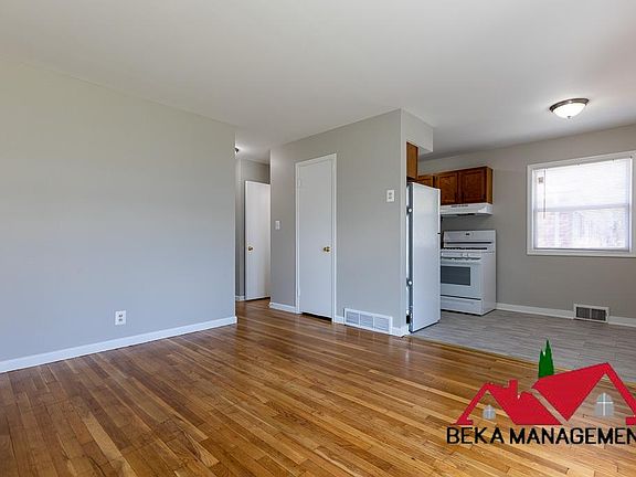3rd image of 2488 Ackley Ave