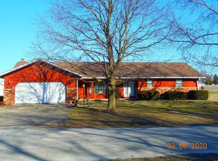 527 Singer St, Nokomis, IL 62075