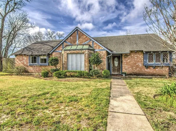 2804 Frostwood Cir, Dickinson, TX 77539