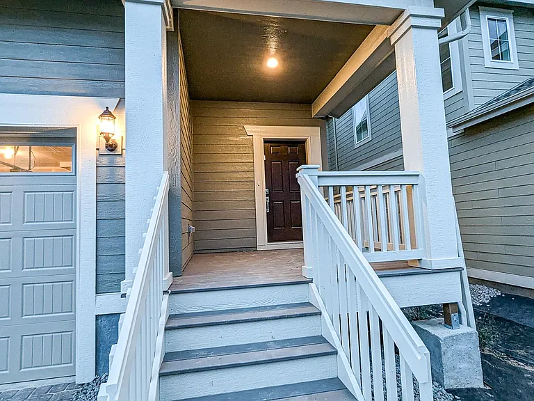 636 Lillibrook Pl — Photo 3