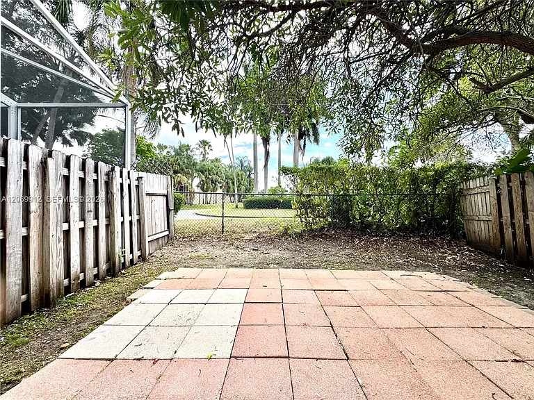 14333 SW 125th Ct — Photo 16