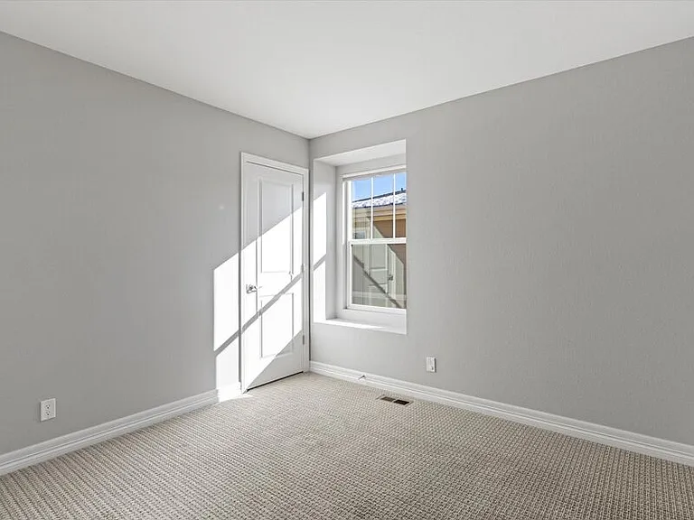 11163 E 28th Pl — Photo 14