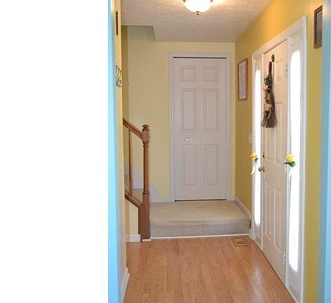 2nd image of 853 Heinsley Pl