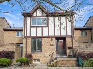 250 Kenilworth Ave, Toronto, ON M4L3S6