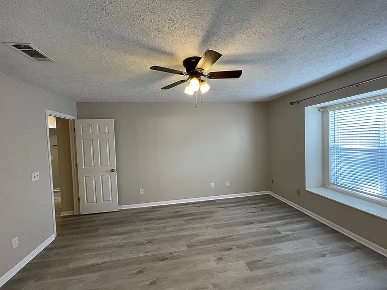 140 Treasure Palm Dr — Photo 13