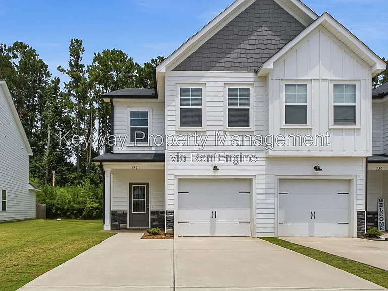 228 Linsmore Ln — Photo 1