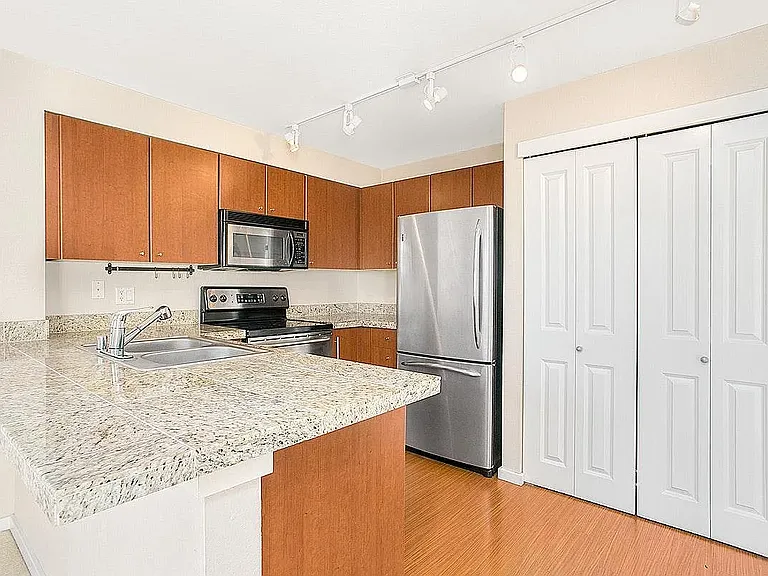 11303 NE 128th St #B302 — Photo 3