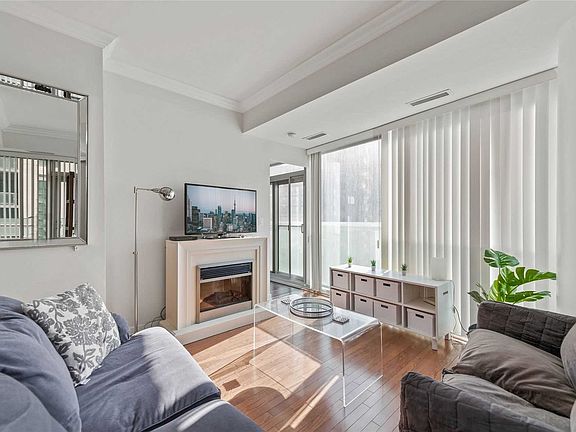 4th image of 12 York St #804