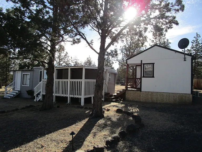 6760 SE Canyon Rd — Photo 1