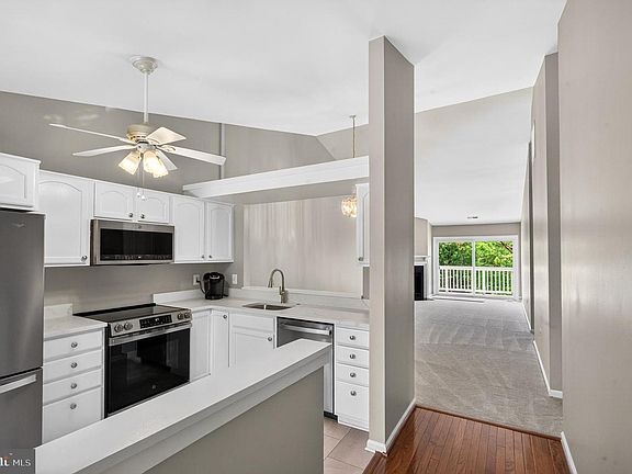 5th image of 2846 Yarling Ct #2846