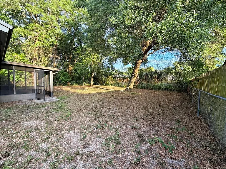 330 Dogwood Ave — Photo 16