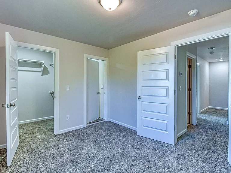1002 Varenna Ln — Photo 26