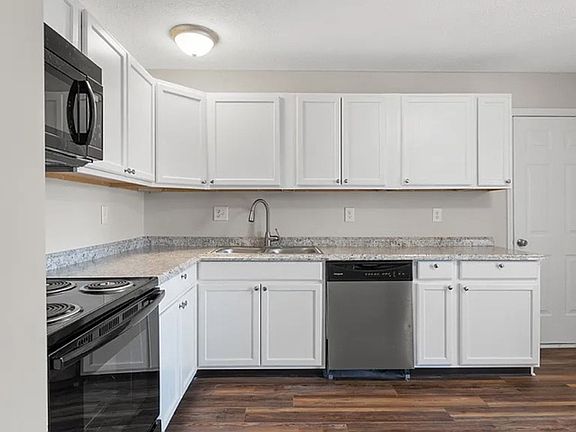 5th image of 3469 Colonnade Dr
