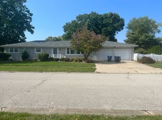 2301 Tamaroa Trl, Springfield, IL 62702