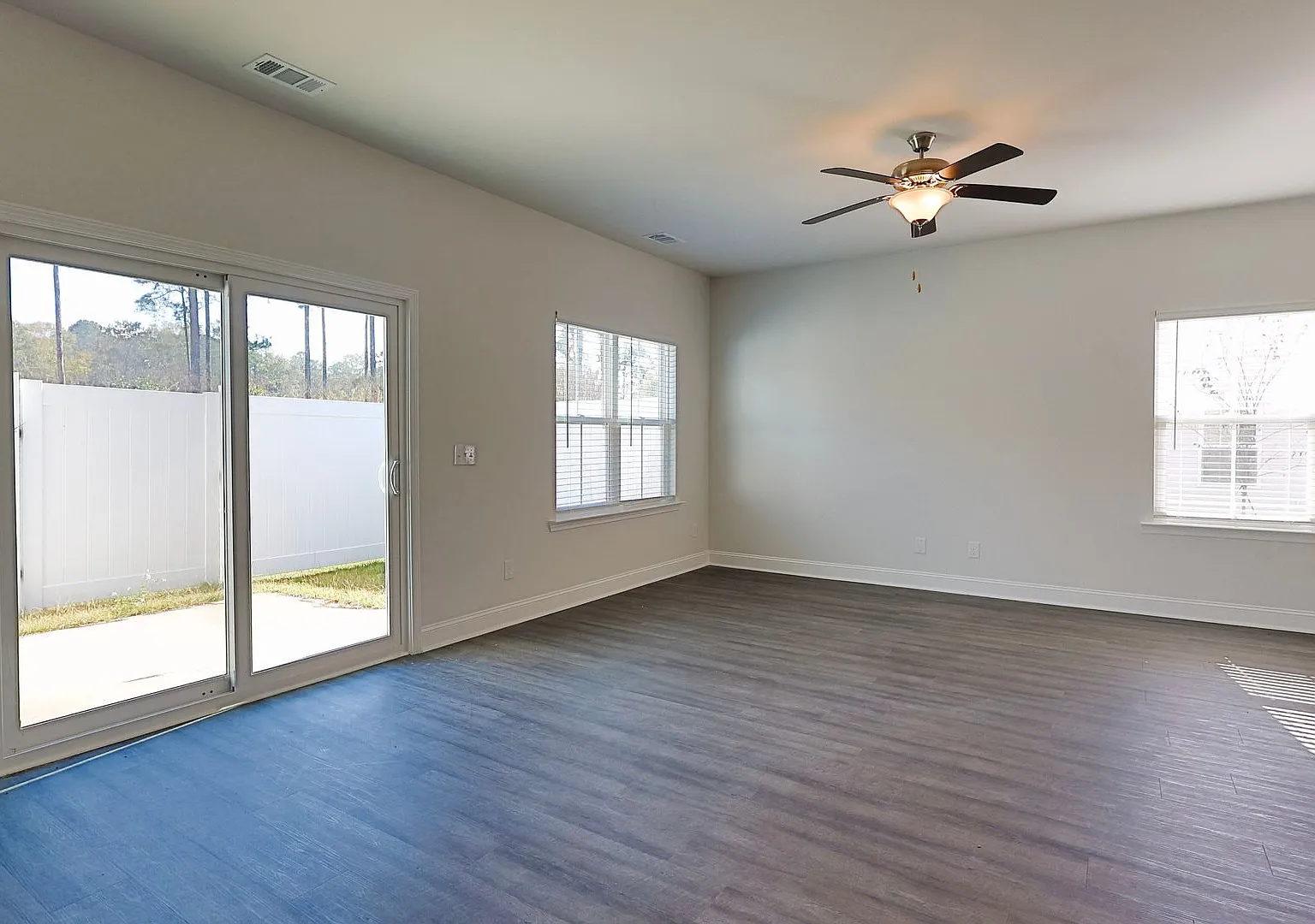 570 Governor Treutlen Circle — Photo 4