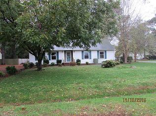 18 Riverside Dr, Smithfield, VA 23430