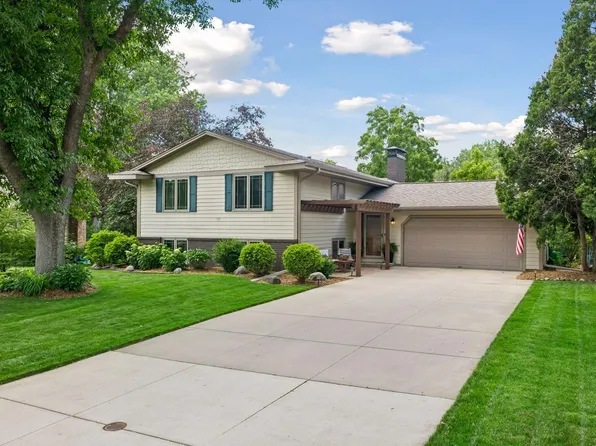 6328 Limerick Ln, Edina, MN 55439