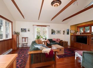 1248 Miller Rd, Bowen Island, BC V0N 1G1