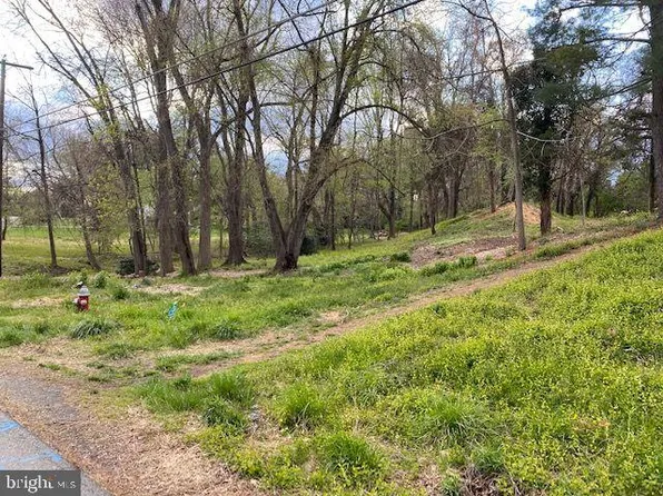 Columbine St, Great Falls, VA 22066