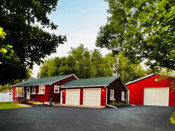 N3686 County Rd W, New London, WI 54961