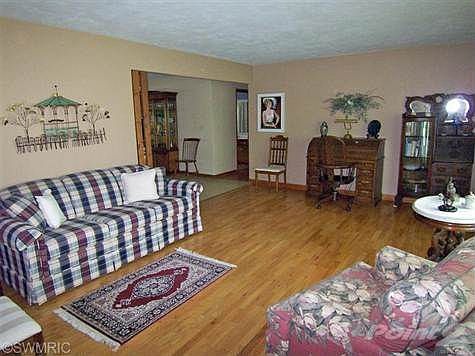 5th image of 1830 Anthony Dr