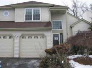 36 London Rd, Burlington, NJ 08016