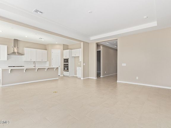 5th image of 19567 W WILSHIRE Avenue