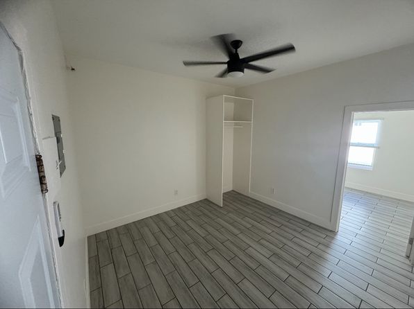 1303 S Vermont Ave #17