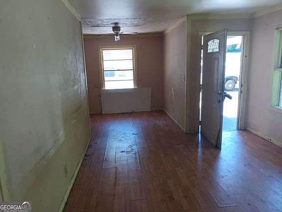 3rd image of 1238 Lloyd Dr