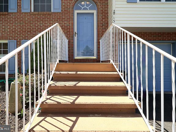 3rd image of 153 Arbor Bluff Dr