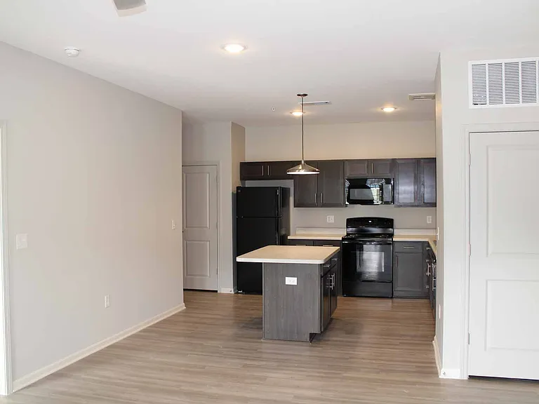 10001 Oak Bridge Cir #10001 — Photo 7