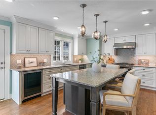 109 W 65th St, Kansas City, MO 64113
