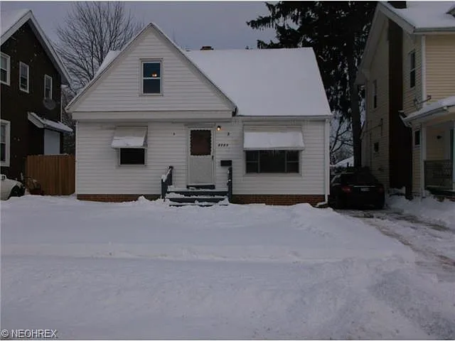 3731 W 140th St photo 1