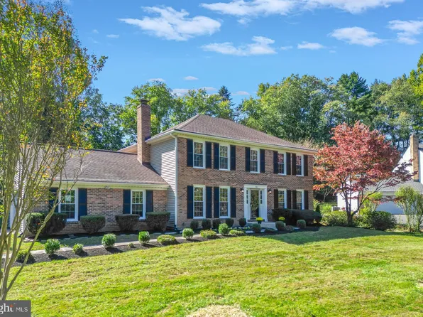 930 Harriman St, Great Falls, VA 22066