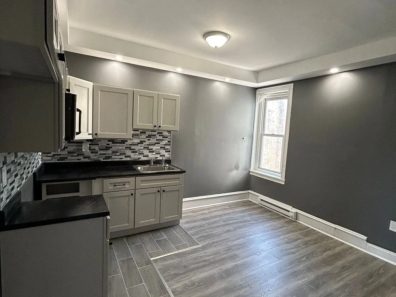 2 bed, $1,200 — Photo 3