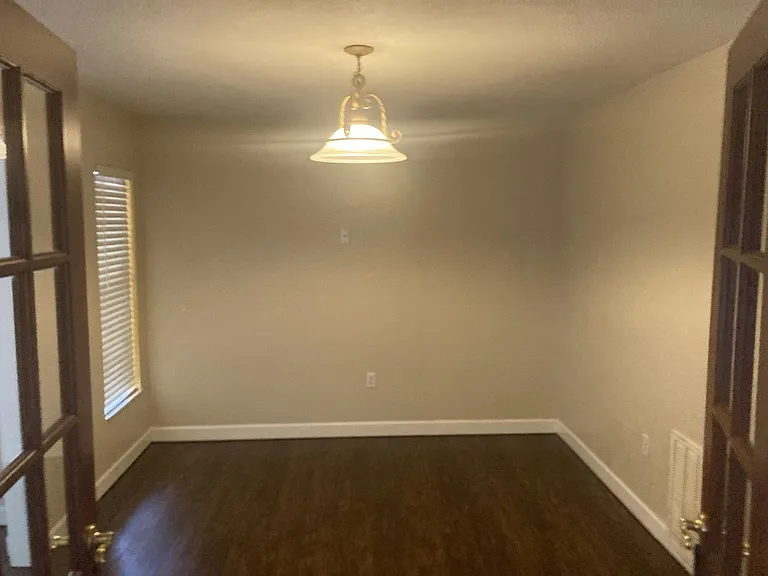 805 Oakdale St — Photo 7
