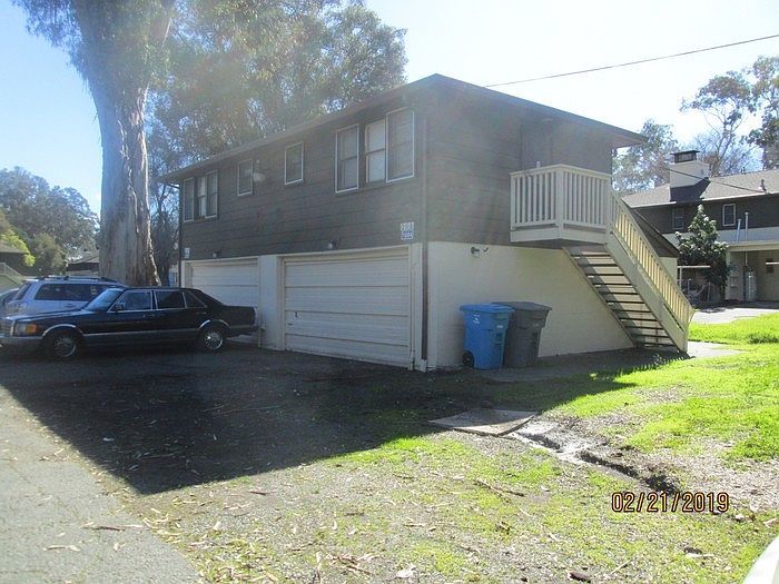 1st image of 1084 Oak Ave