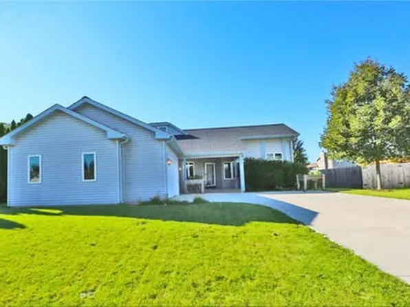 8601 Camelot Trce, Sturtevant, WI 53177