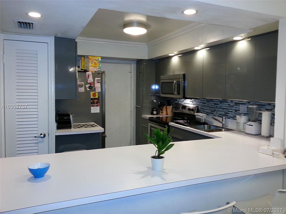1st image of 1100 NE 191st St #27