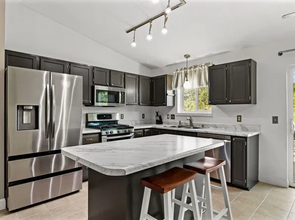 535 Goldenrod Cir, Verona, WI 53593