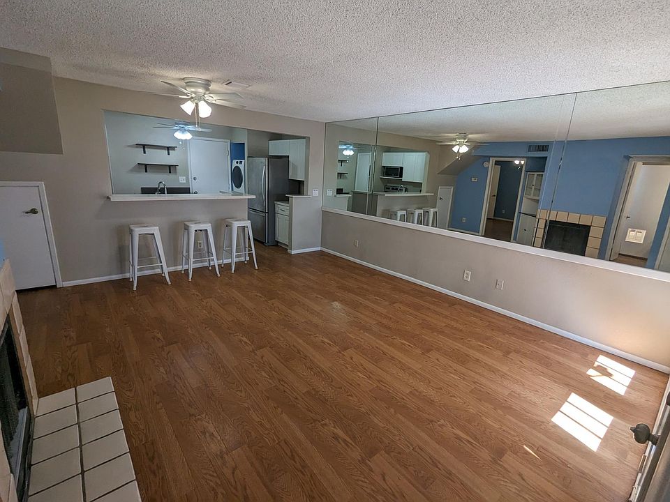 Living Room / Kitchen