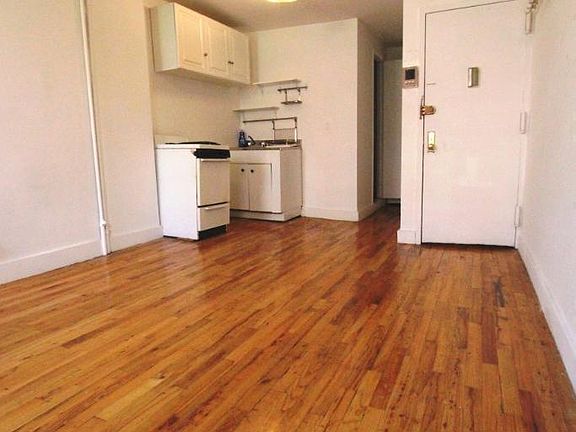 4th image of 512 E 13th St APT 4B