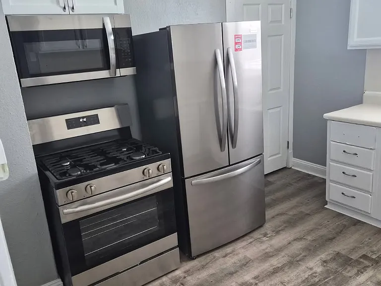 540 E Weber St — Photo 3